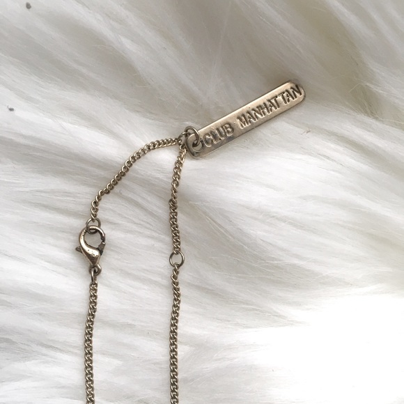 Club Manhattan Circle Necklace - Picture 2 of 3